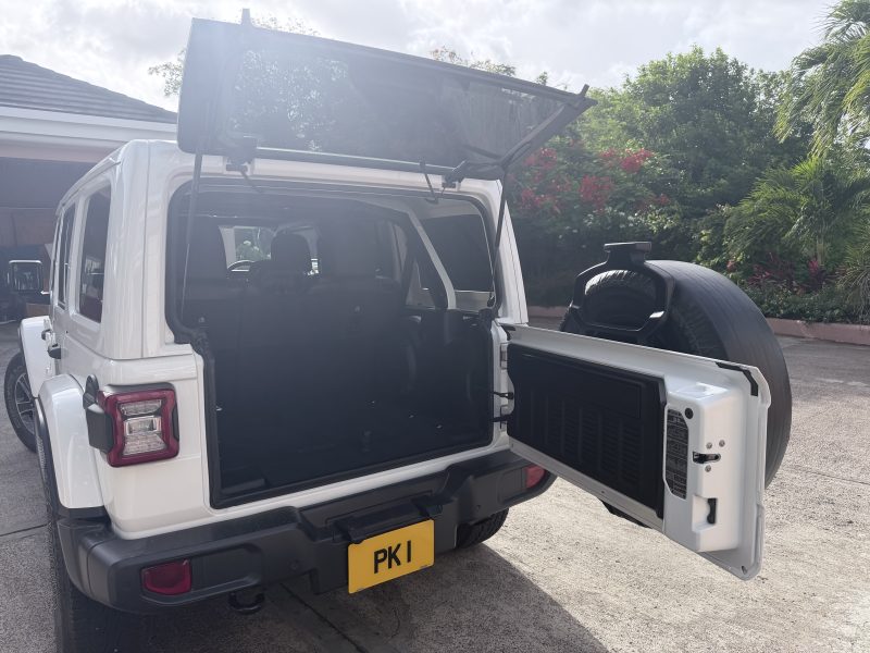 2023 Jeep Wrangler Unlimited | 15,000 km | White | $218,000 ECD